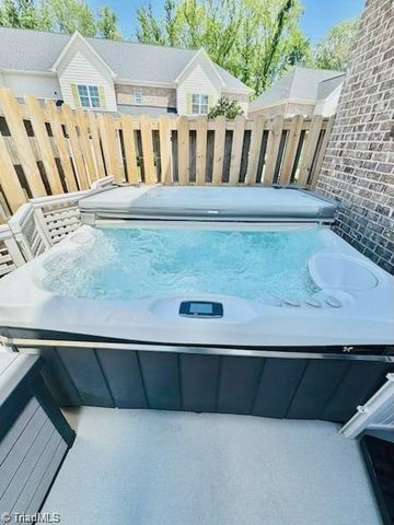 2 Gingerly Way, Greensboro, NC 27455