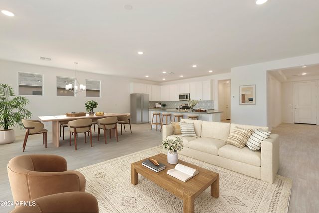 15664 W MERCER Lane, Surprise, AZ 85379