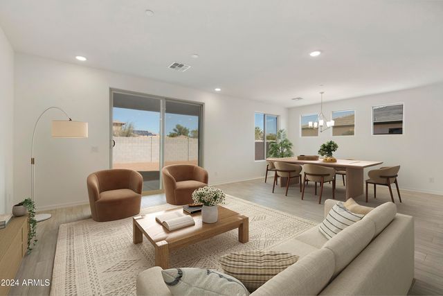 15664 W MERCER Lane, Surprise, AZ 85379