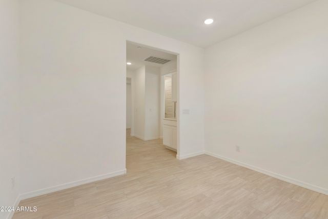 15664 W MERCER Lane, Surprise, AZ 85379