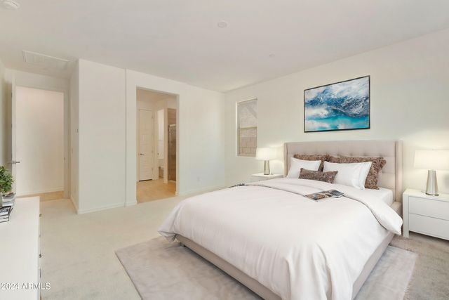 15664 W MERCER Lane, Surprise, AZ 85379