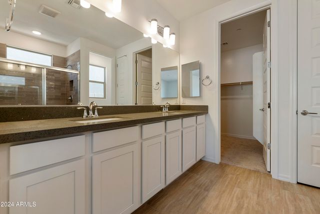 15664 W MERCER Lane, Surprise, AZ 85379