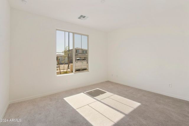 15664 W MERCER Lane, Surprise, AZ 85379