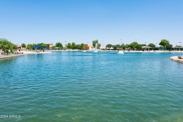 15664 W MERCER Lane, Surprise, AZ 85379