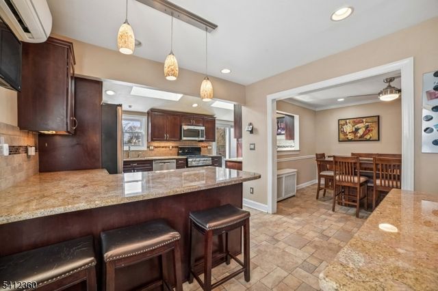 37 Lee Rd, Livingston Twp., NJ 07039