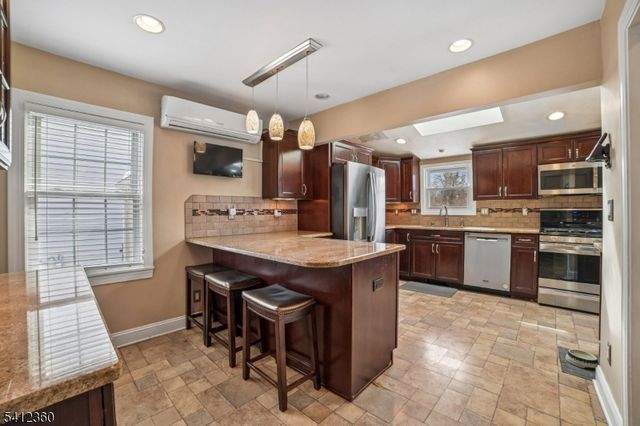 37 Lee Rd, Livingston Twp., NJ 07039