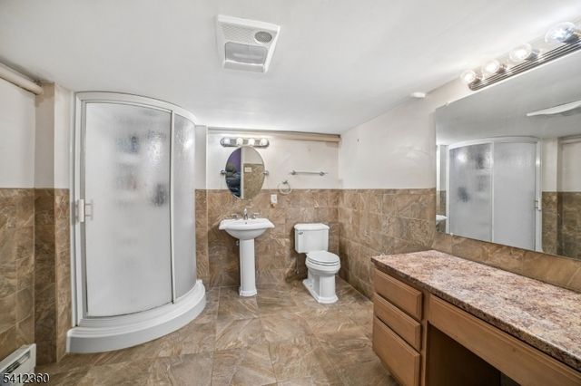 37 Lee Rd, Livingston Twp., NJ 07039