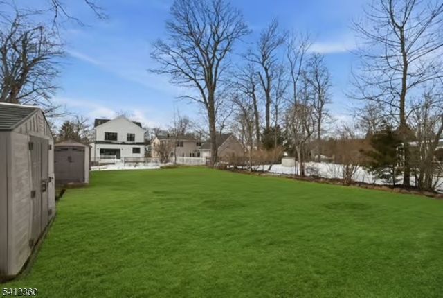 37 Lee Rd, Livingston Twp., NJ 07039