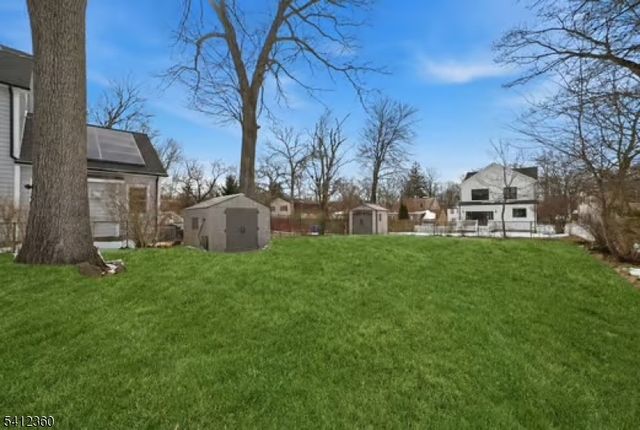 37 Lee Rd, Livingston Twp., NJ 07039