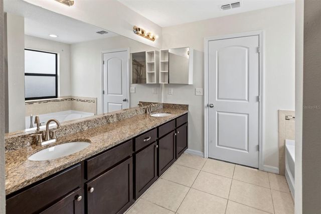 11924 WINTERSET COVE DRIVE, Riverview, FL 33579