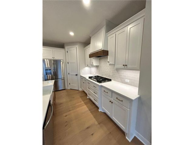 4048 Arbor Drive, Woodbury, MN 55129