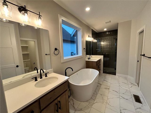 4048 Arbor Drive, Woodbury, MN 55129