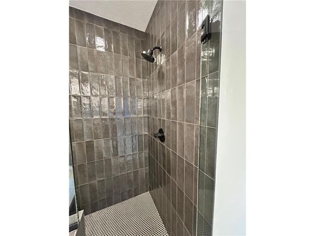4048 Arbor Drive, Woodbury, MN 55129