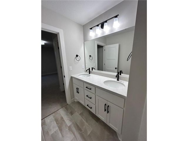 4048 Arbor Drive, Woodbury, MN 55129