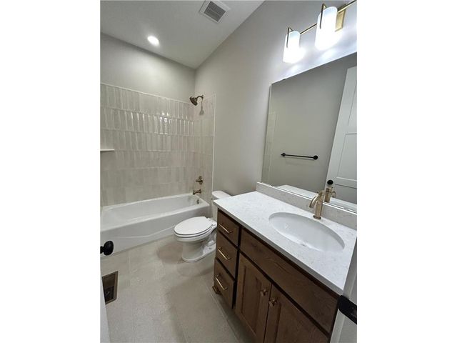 4048 Arbor Drive, Woodbury, MN 55129