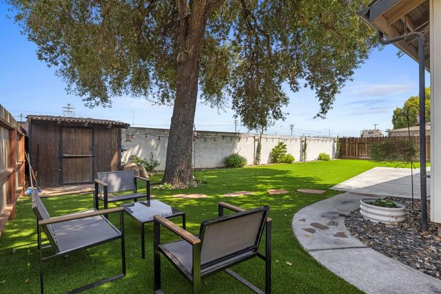 1726 Gwendolyn Ave, Escalon, CA 95320