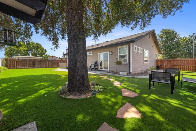 1726 Gwendolyn Ave, Escalon, CA 95320