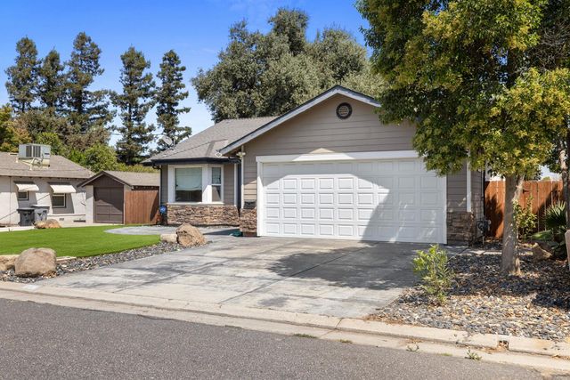 1726 Gwendolyn Ave, Escalon, CA 95320