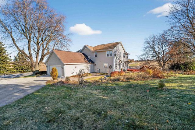 W1905 HWY H, New Holstein, WI 53061