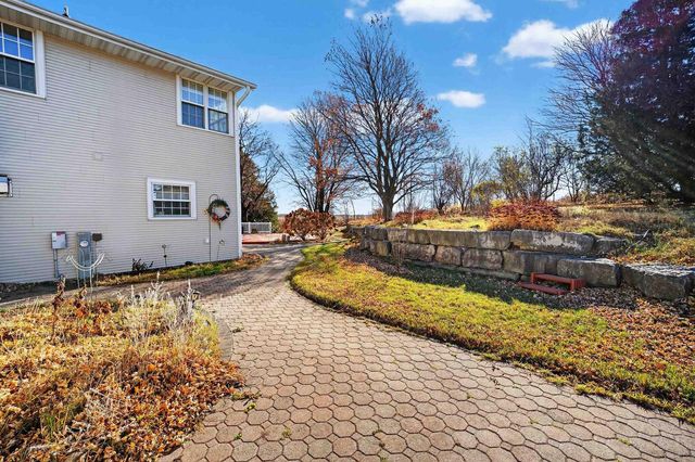 W1905 HWY H, New Holstein, WI 53061