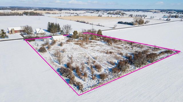 W1905 HWY H, New Holstein, WI 53061