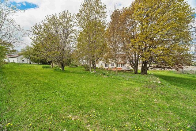 W1905 HWY H, New Holstein, WI 53061