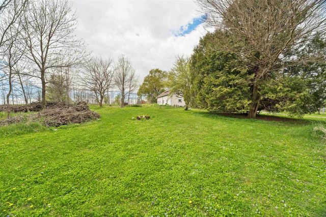 W1905 HWY H, New Holstein, WI 53061