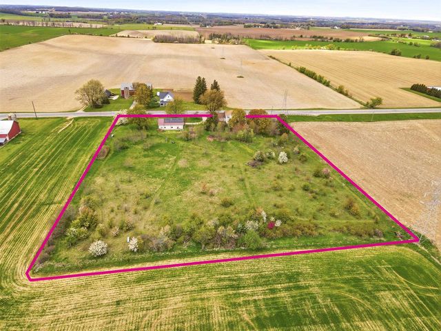 W1905 HWY H, New Holstein, WI 53061