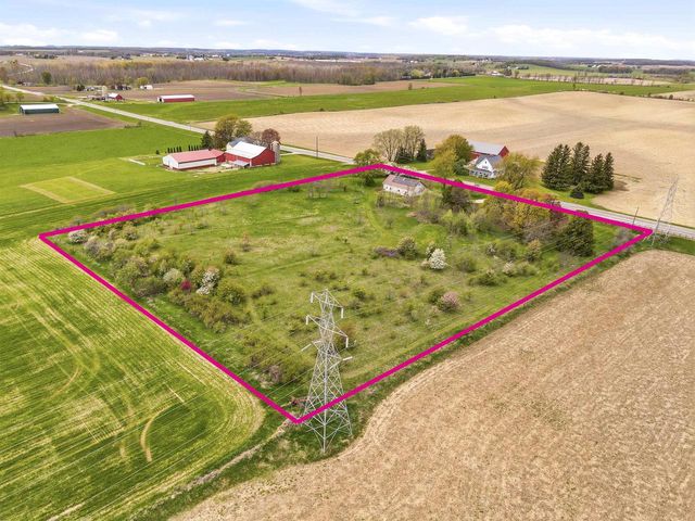 W1905 HWY H, New Holstein, WI 53061