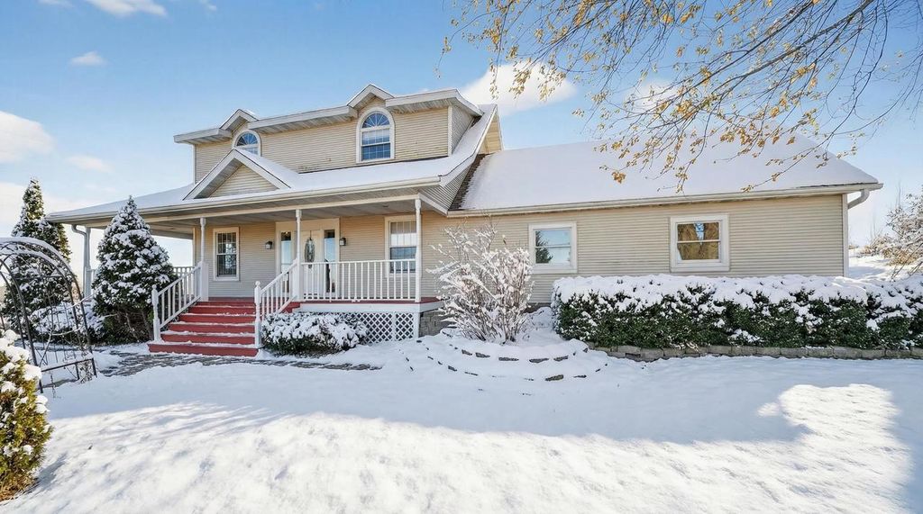 W1905 HWY H, New Holstein, WI 53061