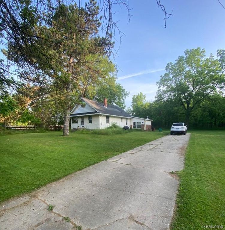 6109 E Baldwin Road, Grand Blanc Charter Township, MI 48439