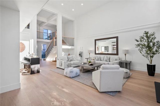 25 Rue Grand Ducal, Newport Beach, CA 92660