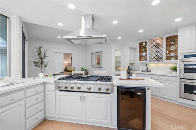 25 Rue Grand Ducal, Newport Beach, CA 92660