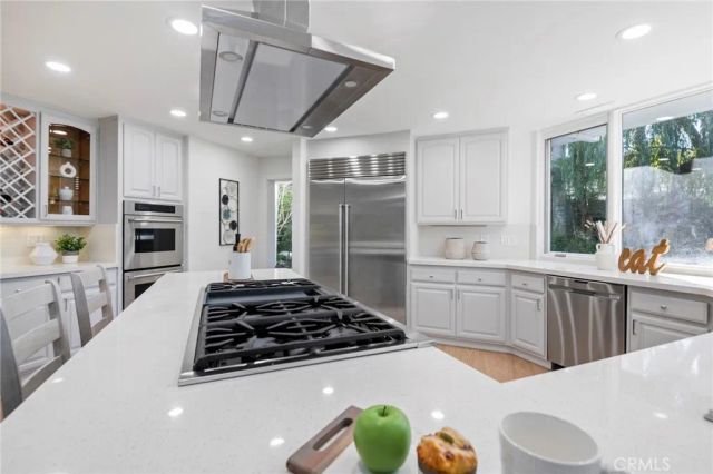 25 Rue Grand Ducal, Newport Beach, CA 92660