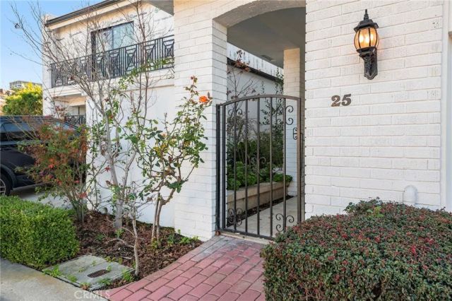 25 Rue Grand Ducal, Newport Beach, CA 92660