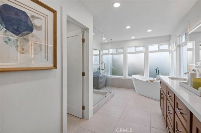 25 Rue Grand Ducal, Newport Beach, CA 92660