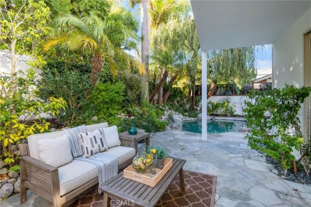 25 Rue Grand Ducal, Newport Beach, CA 92660
