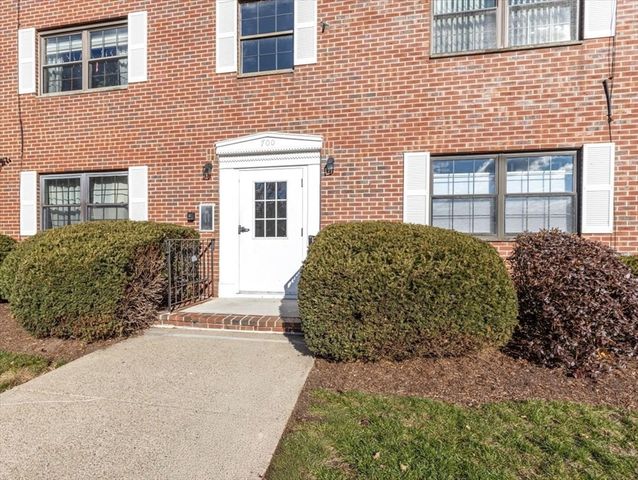 360 Neponset Street 702, Canton, MA 02021
