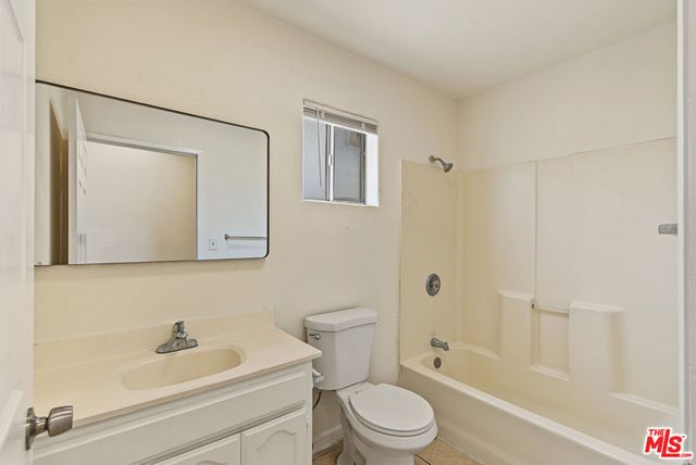 7704 7706 S Grand Avenue 7706, Los Angeles, CA 90003