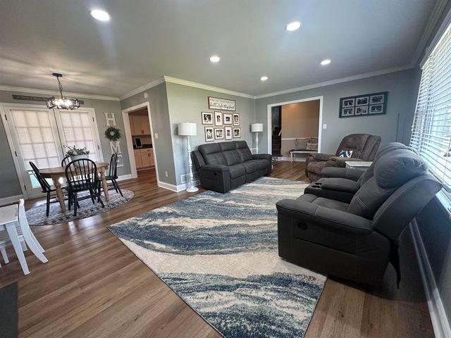 107 Avondale Dr., Gaffney, SC 29341