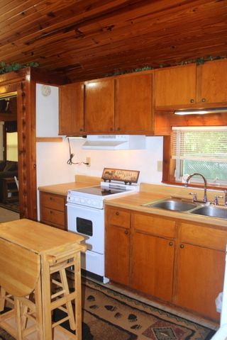 21752 W Highway 62, Eureka Springs, AR 72631
