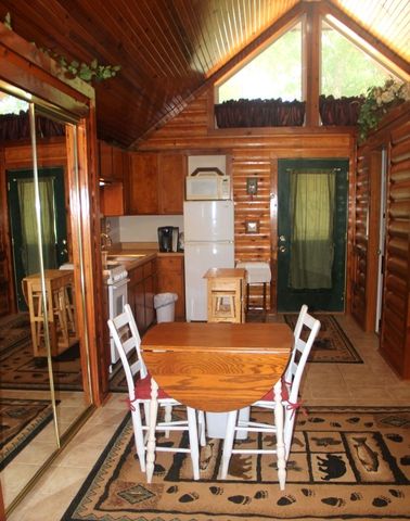 21752 W Highway 62, Eureka Springs, AR 72631