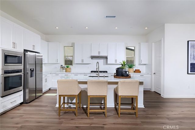 15936 Conservatory Drive, Fontana, CA 92336