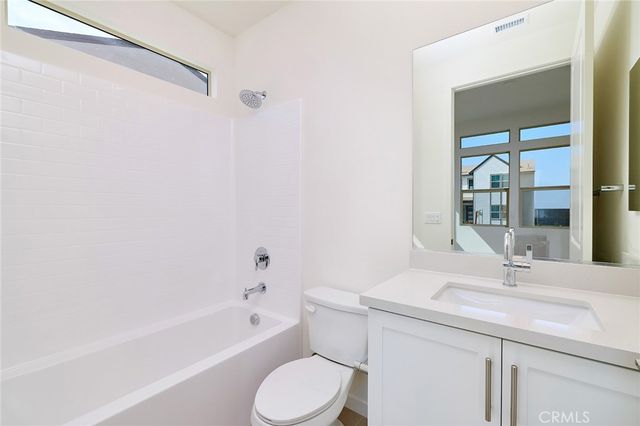 15936 Conservatory Drive, Fontana, CA 92336
