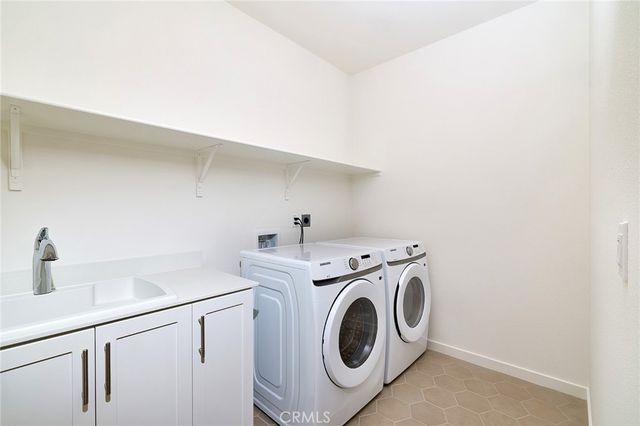 15936 Conservatory Drive, Fontana, CA 92336