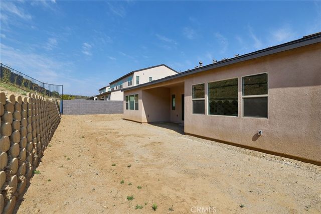 15936 Conservatory Drive, Fontana, CA 92336