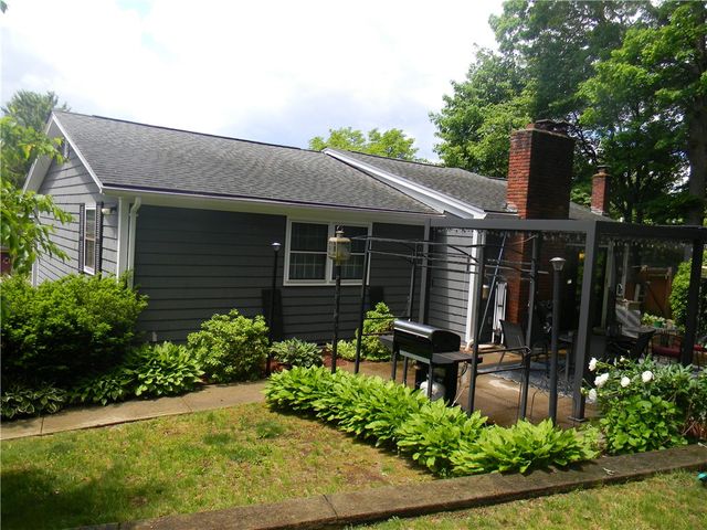 90 Quaker Drive, West Warwick, RI 02893