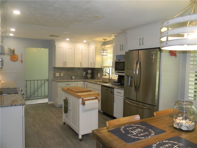 90 Quaker Drive, West Warwick, RI 02893