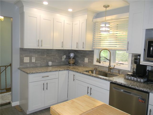 90 Quaker Drive, West Warwick, RI 02893