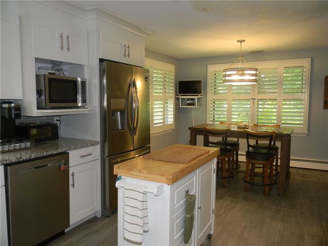 90 Quaker Drive, West Warwick, RI 02893